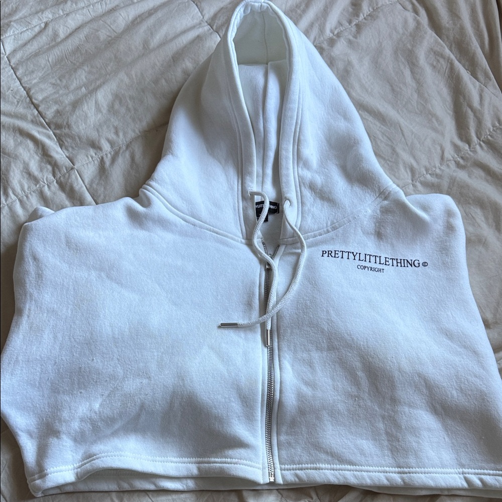 PrettyLittleThing White Hoodie with Zip. *worn once or twice*